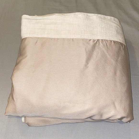 Pottery Barn Tencel Duvet Cover in Taupe Color Size Queen or Full - Picture 3 of 10